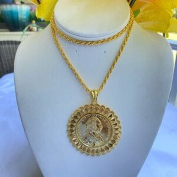 Jewelry - Chunky Statement Necklace